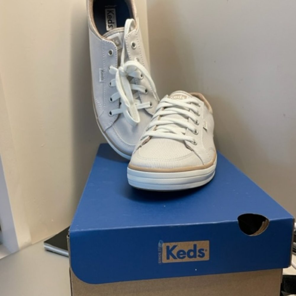 KEDS Center 11 Women's Sneakers Beige/Cream Stripe NEW size 7.5